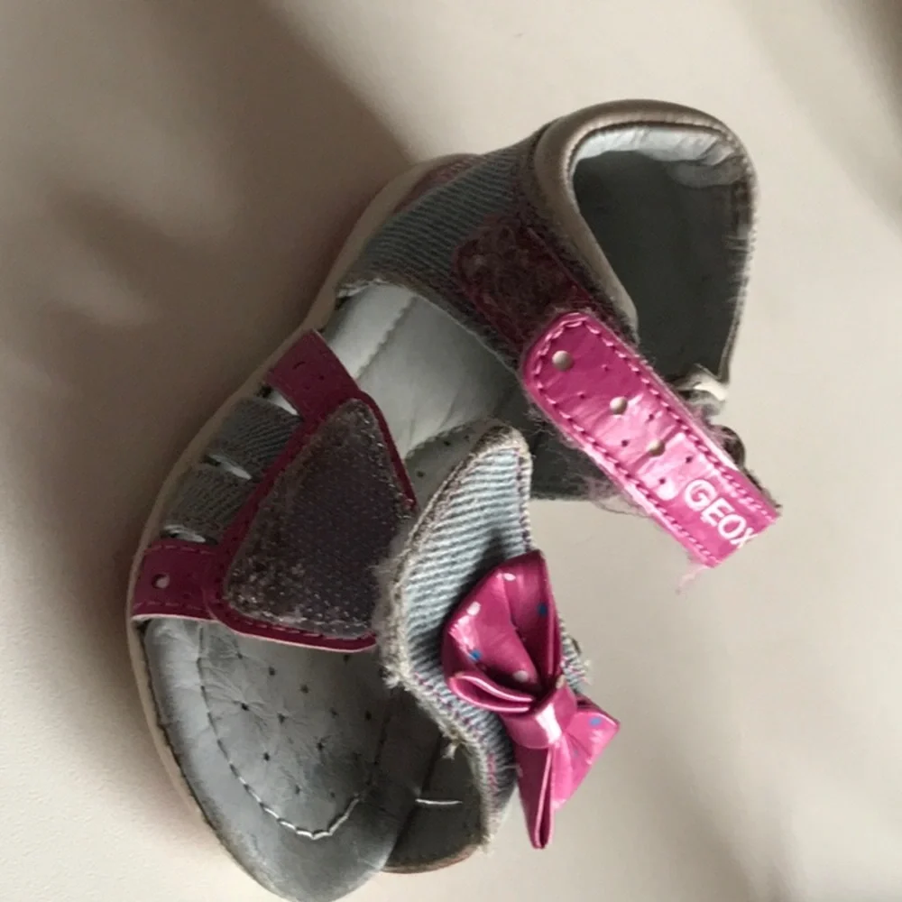 ☀️GEOX RESPIRA Girl’s Authentic Geox Denim/ Leather Sandals, 4.5